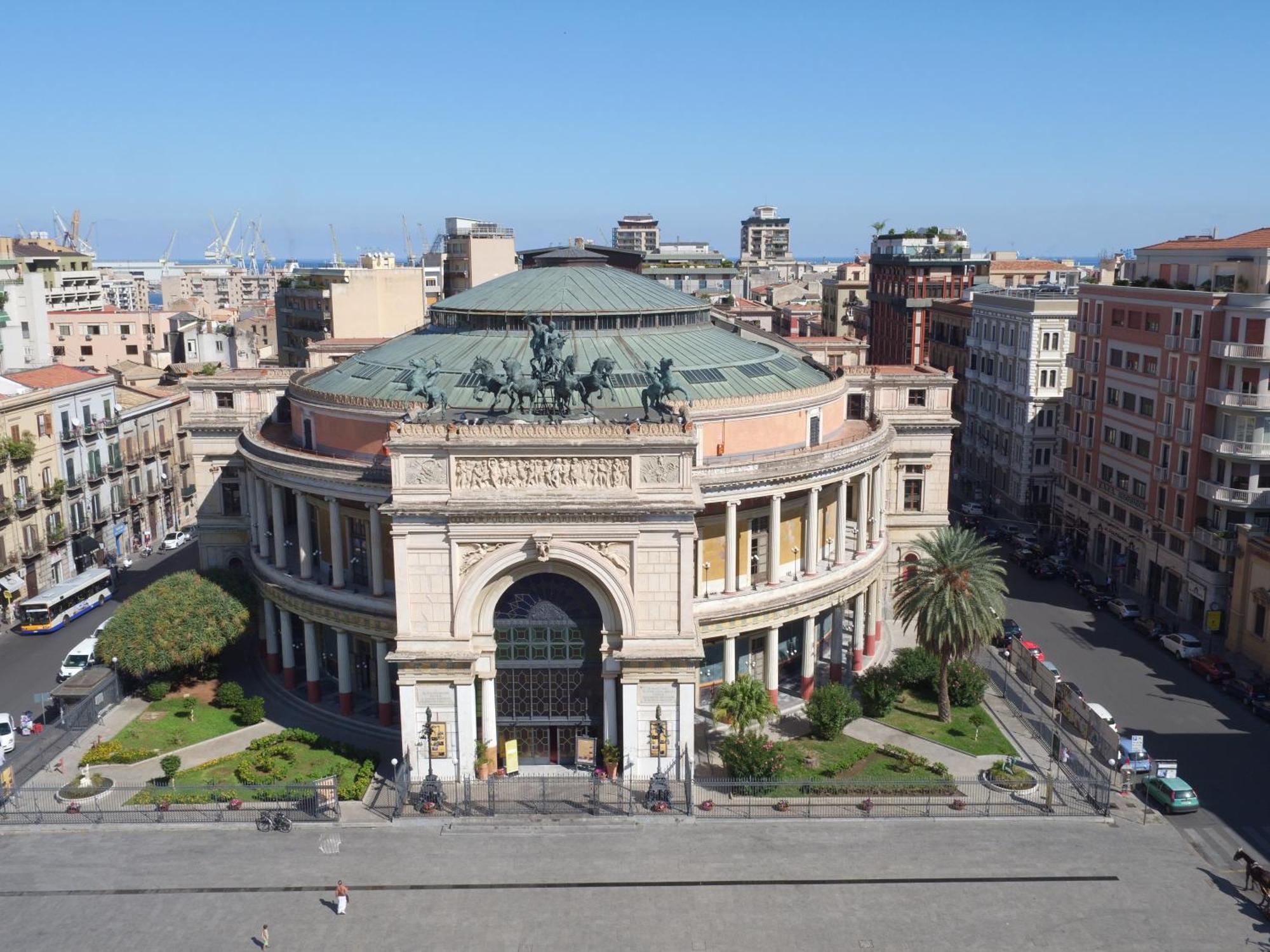 Amorgiu Luxury Suites Palermo Buitenkant foto